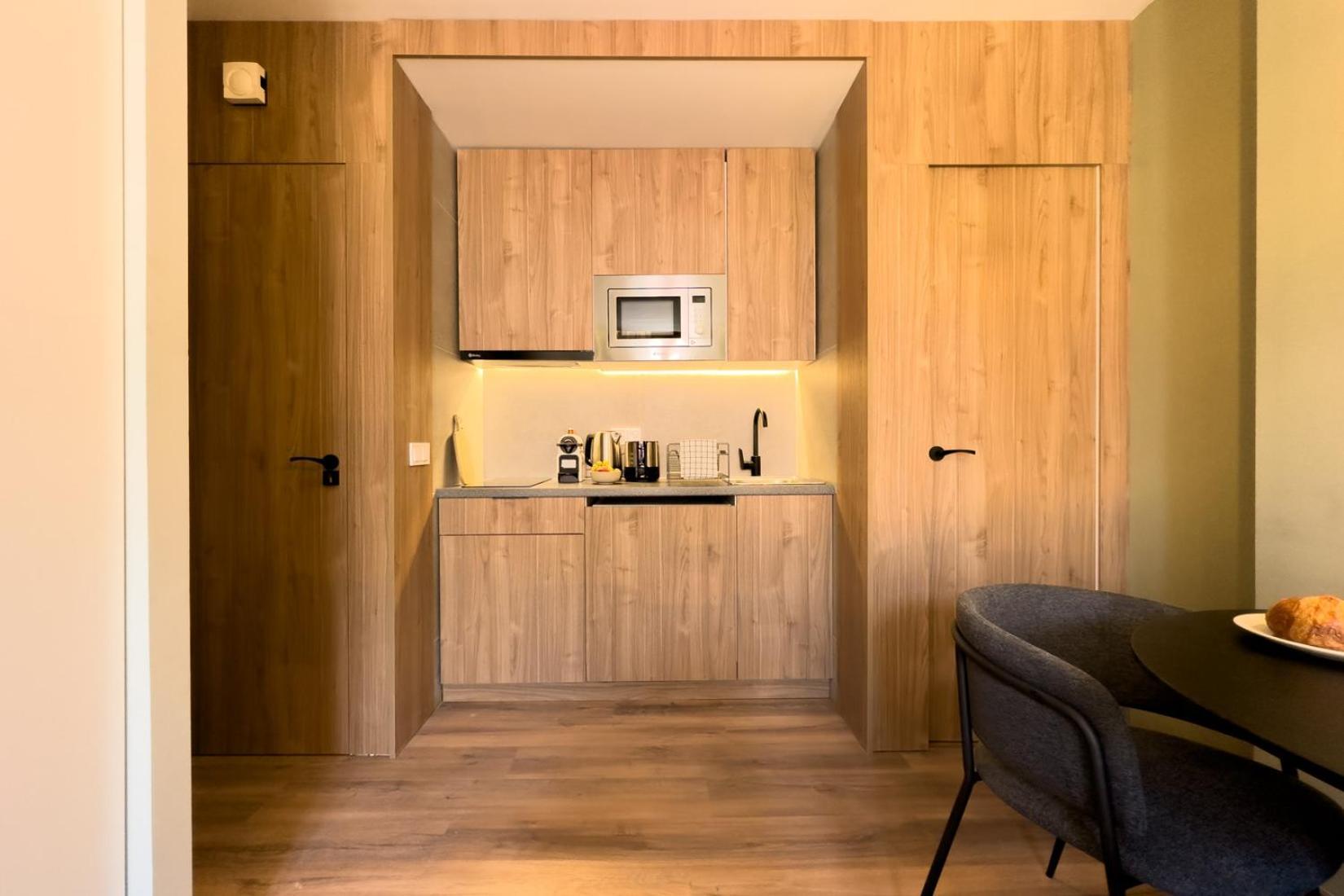 Oasis Suites Downtown برشلونة المظهر الخارجي الصورة